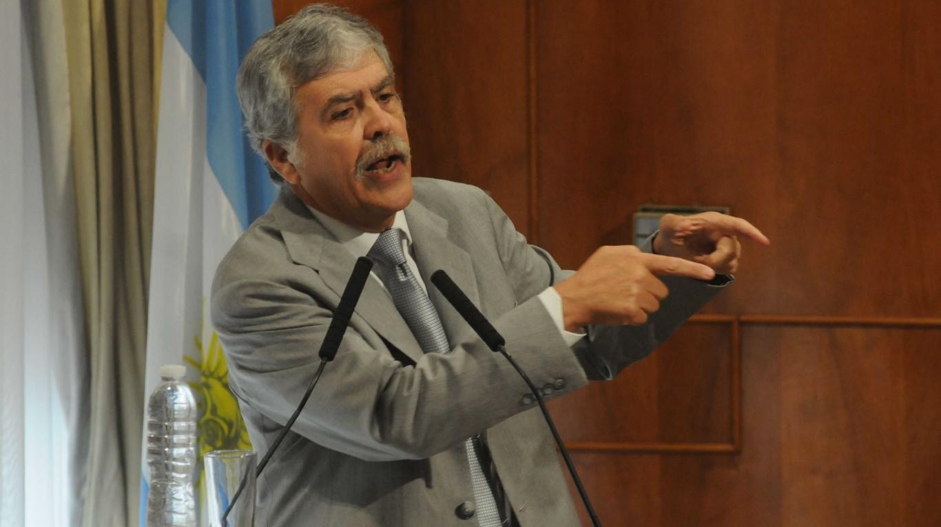 Citan a declarar a De Vido en una causa por irregularidades en subsidios a colectivos | Política