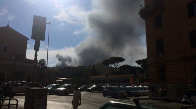 Alarma por una nube negra que cubrió el Vaticano | Internacionales