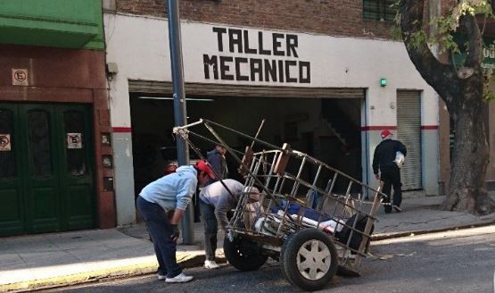 El mecánico que no discrimina | Redes