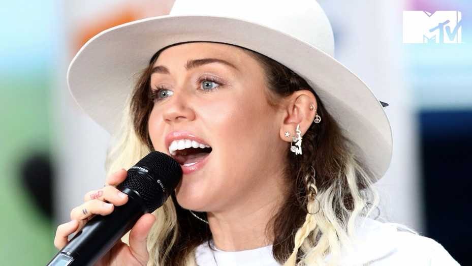 Miley Cyrus explicó el motivo por el cual dejó de fumar marihuana | MTV News