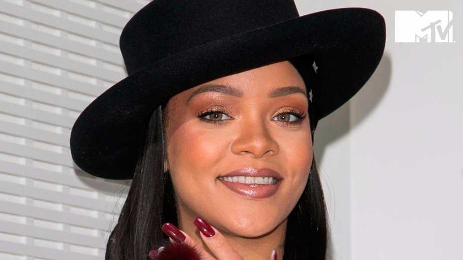 Una ÍDOLA con todas las letras: Rihanna le dio consejos amorosos a una fan que le escribió por Twitter | MTV News