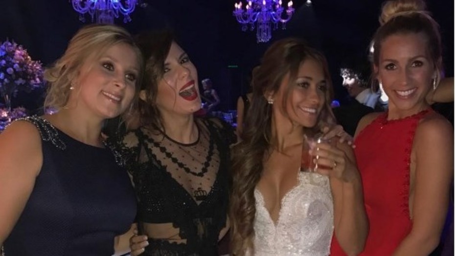 El otro vestido de Antonela Roccuzzo: escote y ajustado al cuerpo | Espectáculos