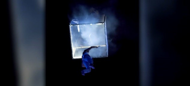 Video: la caída fatal de un acróbata durante un festival | Internacionales