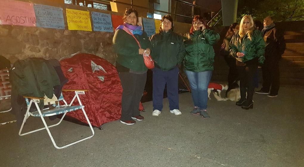 Trolebuseras cordobesas iniciaron huelga de hambre y piden ser reincorporadas | Actualidad