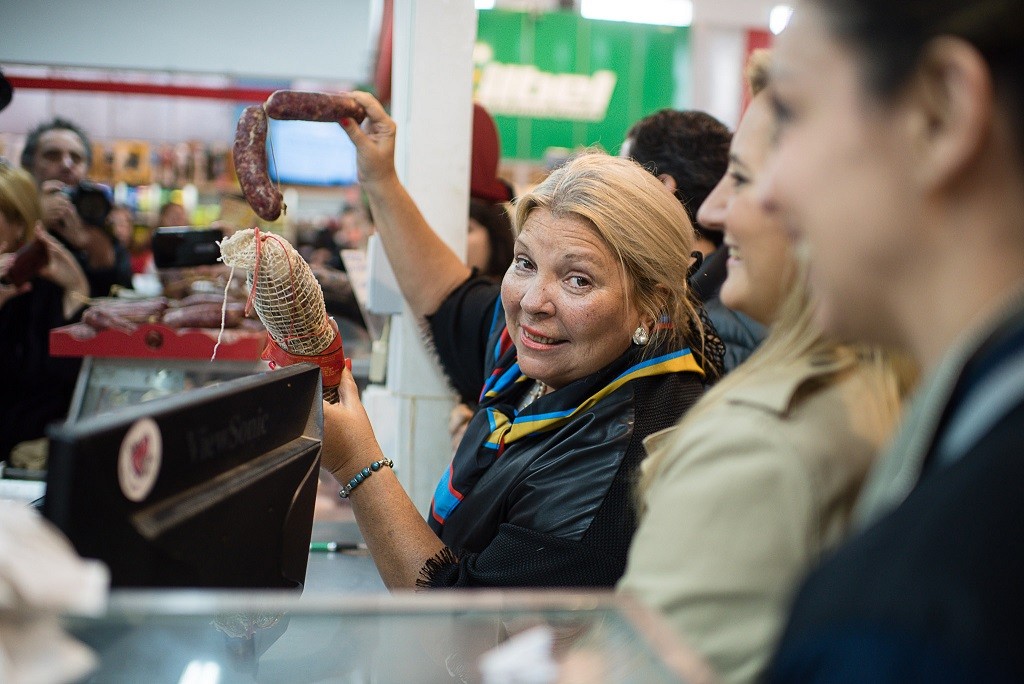 Carrió instó a no comprar en supermercados: "Nos estafan a los argentinos" | Política