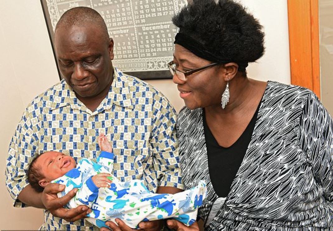 La increible historia de una mujer que logró ser mamá a los 59 años, luego de intentarlo durante cuatro decadas | Internacionales