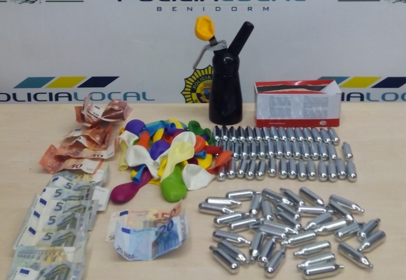 Preocupación por el "gas de la risa", la nueva droga en auge en España | Internacionales