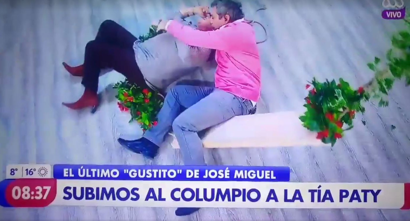 La increíble caída de dos conductores chilenos de TV en vivo se volvió furor en las redes sociales | Redes