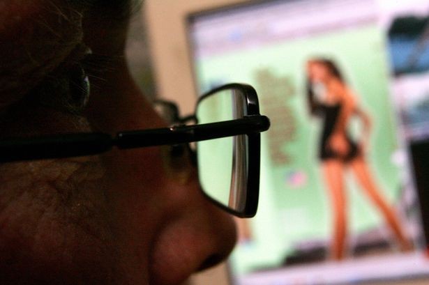 Los hombres que consumen pornografía desde niños están más inclinados a la misoginia, según un estudio | Actualidad