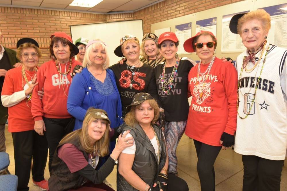 Un grupo de abuelas raperas mendocinas la rompen mucho con sus rimas | Actualidad