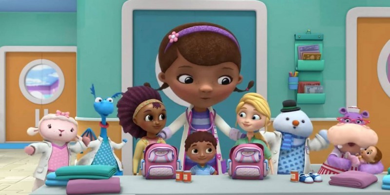 Disney incluyó por primera vez a una pareja de mujeres en la Doctora Juguetes | Espectáculos