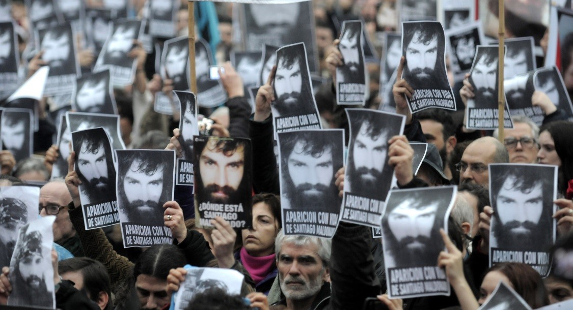 Multitudinaria marcha en Plaza de Mayo por la aparición con vida de Santiago Maldonado | Política