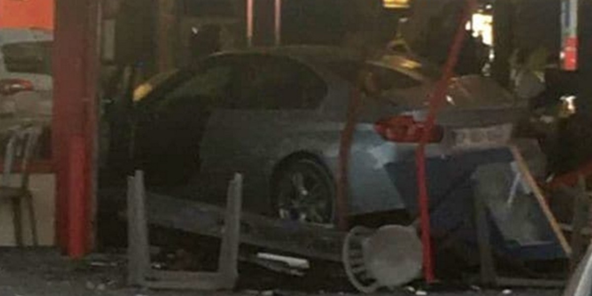 París: un automovilista embistió su auto contra una pizzería y mató a una nena | Internacionales