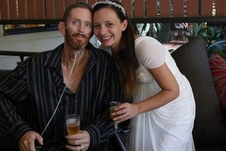 Conmovedor: tiene un cáncer terminal, seis hijos y adelantó la fecha para poder casarse | Redes