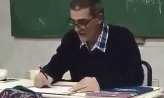 Video: el profesor que preguntó por Santiago Maldonado al pasar lista en clase | Política