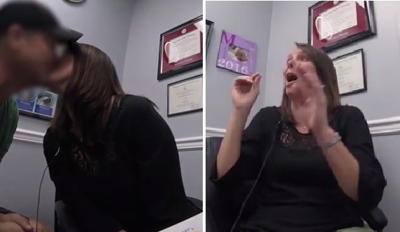 Video: la emoción de escuchar por primera vez el sonido de un beso | Internacionales