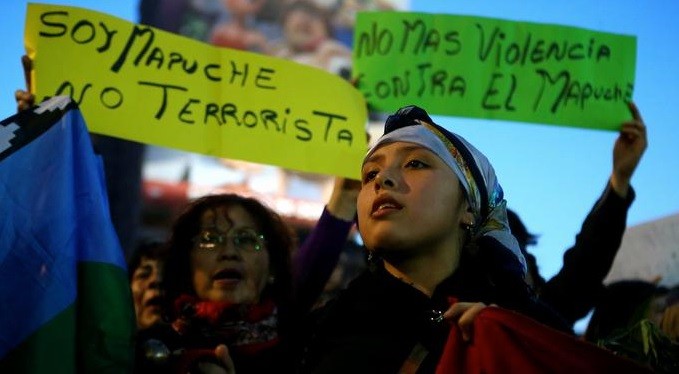 Huelga de hambre: Decenas de personas protestaron en la capital chilena por mapuches detenidos | Internacionales