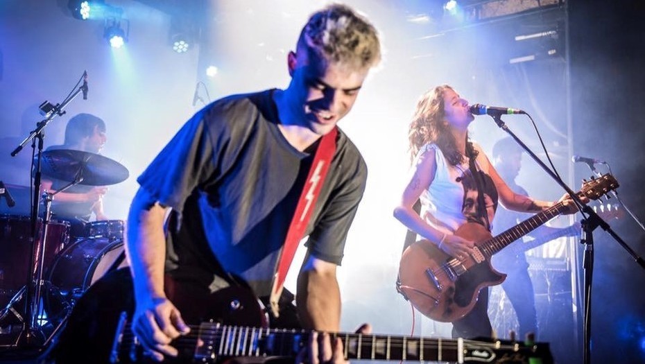 La líder de la banda Utopians echó a su guitarrista por acusaciones de abuso sexual a menores | Actualidad