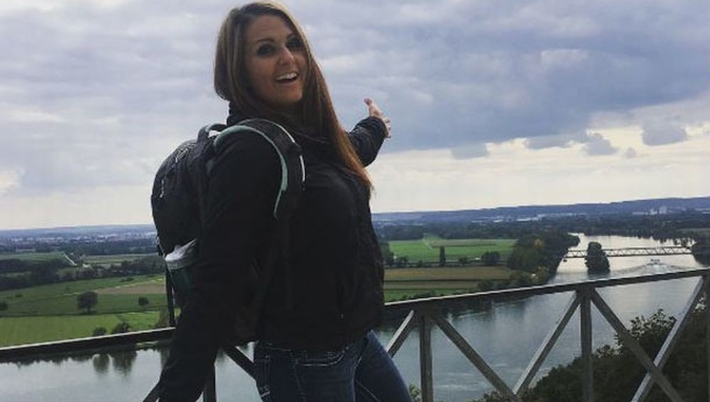 Una mujer se fue de vacaciones y dejó a sus 4 hijos solos con un arma "para que se protejan" | Curiosidades