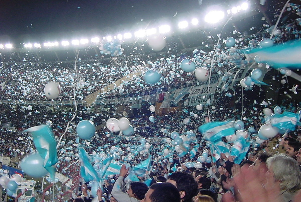 Nueva multa a la AFA por cantos homofóbicos de hinchas argentinos durante las Eliminatorias | Deportes