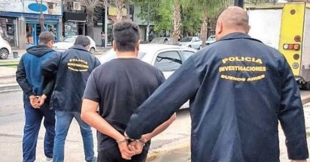 Brutal ataque en La Plata: mató a golpes a un joven que acosó a su hija adolescente | Actualidad