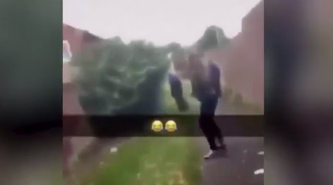 Jóvenes atacaron con huevos a ancianos, se filmaron y subieron el video a las redes | Curiosidades