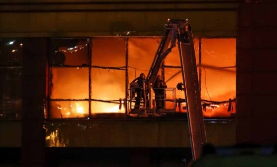 Rusia: evacuaron a miles de personas por un incendio en un shopping de Moscú | Internacionales