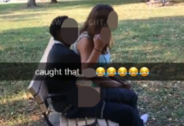 Video escándalo: filmaron a una pareja teniendo sexo en una plaza de Estados Unidos | Curiosidades