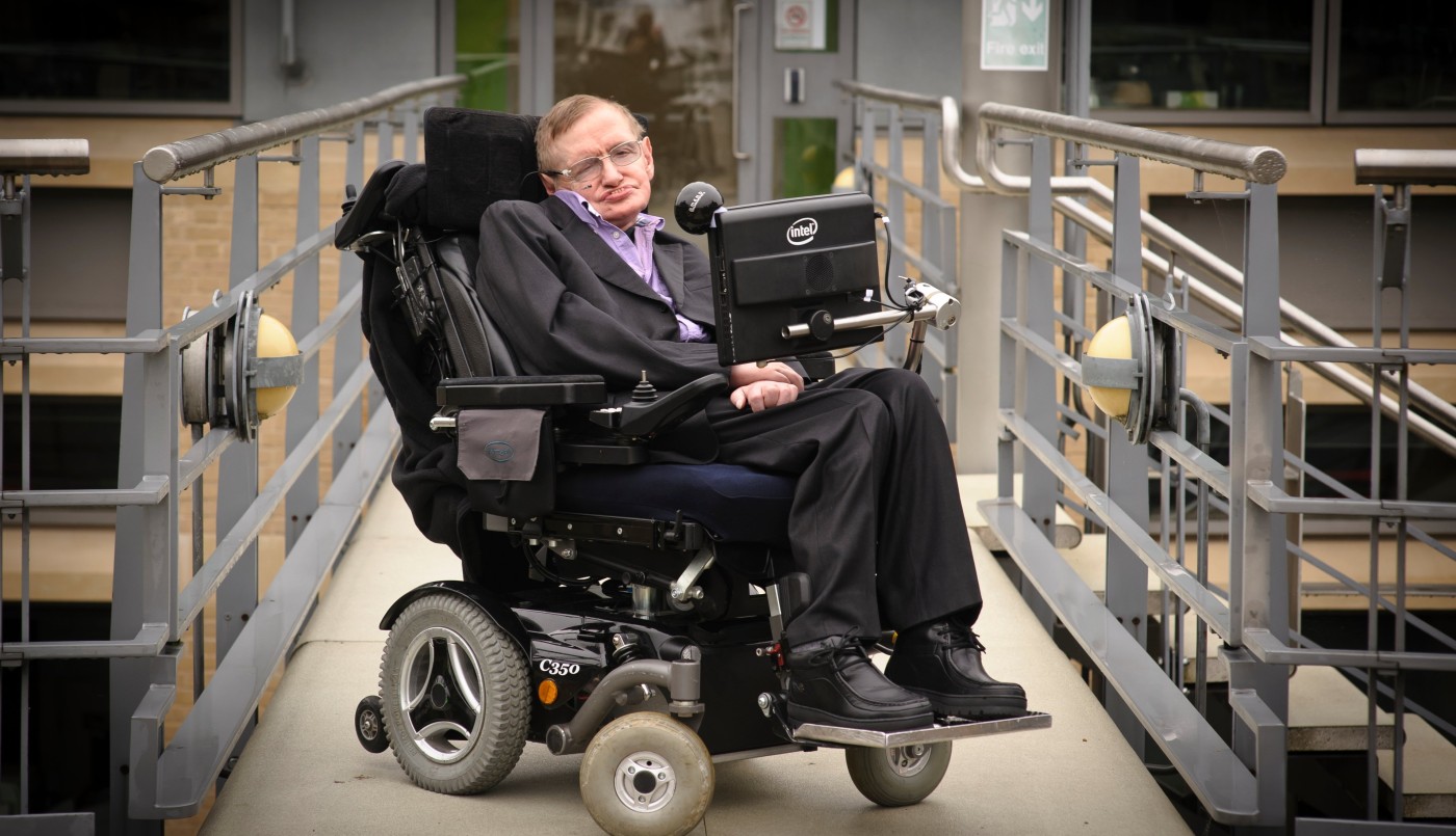 Stephen Hawking advirtió que la vida terrestre colapsará en 600 años | Actualidad