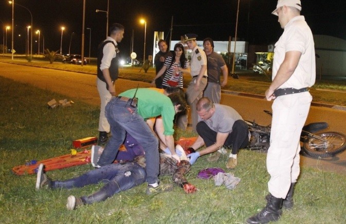 Policías atropellan a dos motociclistas a los que persiguían por las calles de General Pico | Actualidad