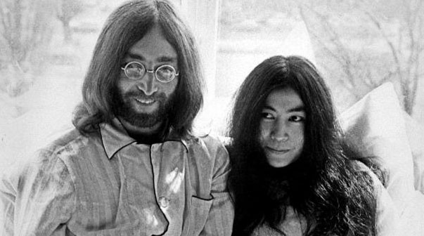 Detuvieron a un hombre que intentó vender objetos de John Lennon robados a Yoko Ono | Espectáculos