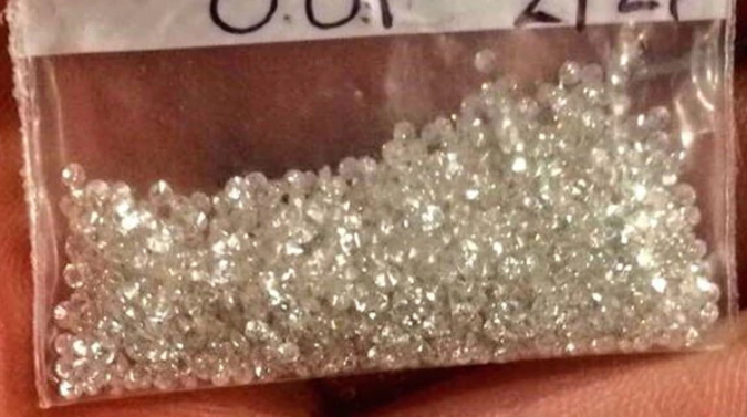 Detuvieron en el aeropuerto de México a un pasajero con 11.500 diamantes | Internacionales