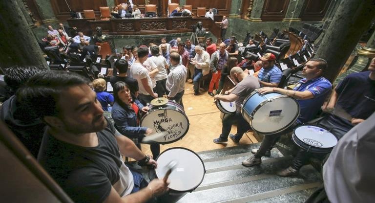 Por qué a los legisladores porteños les apagaron la luz en plena sesión | Política