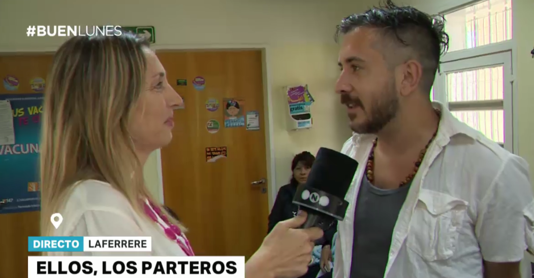 Cada vez más hombres eligen ser parteros, la profesión que les estuvo prohibida hasta 2001 | Actualidad