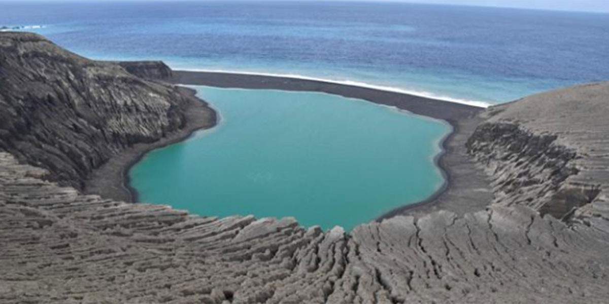 Hunga Tonga, la isla volcánica que desaparecerá en unos años | Internacionales