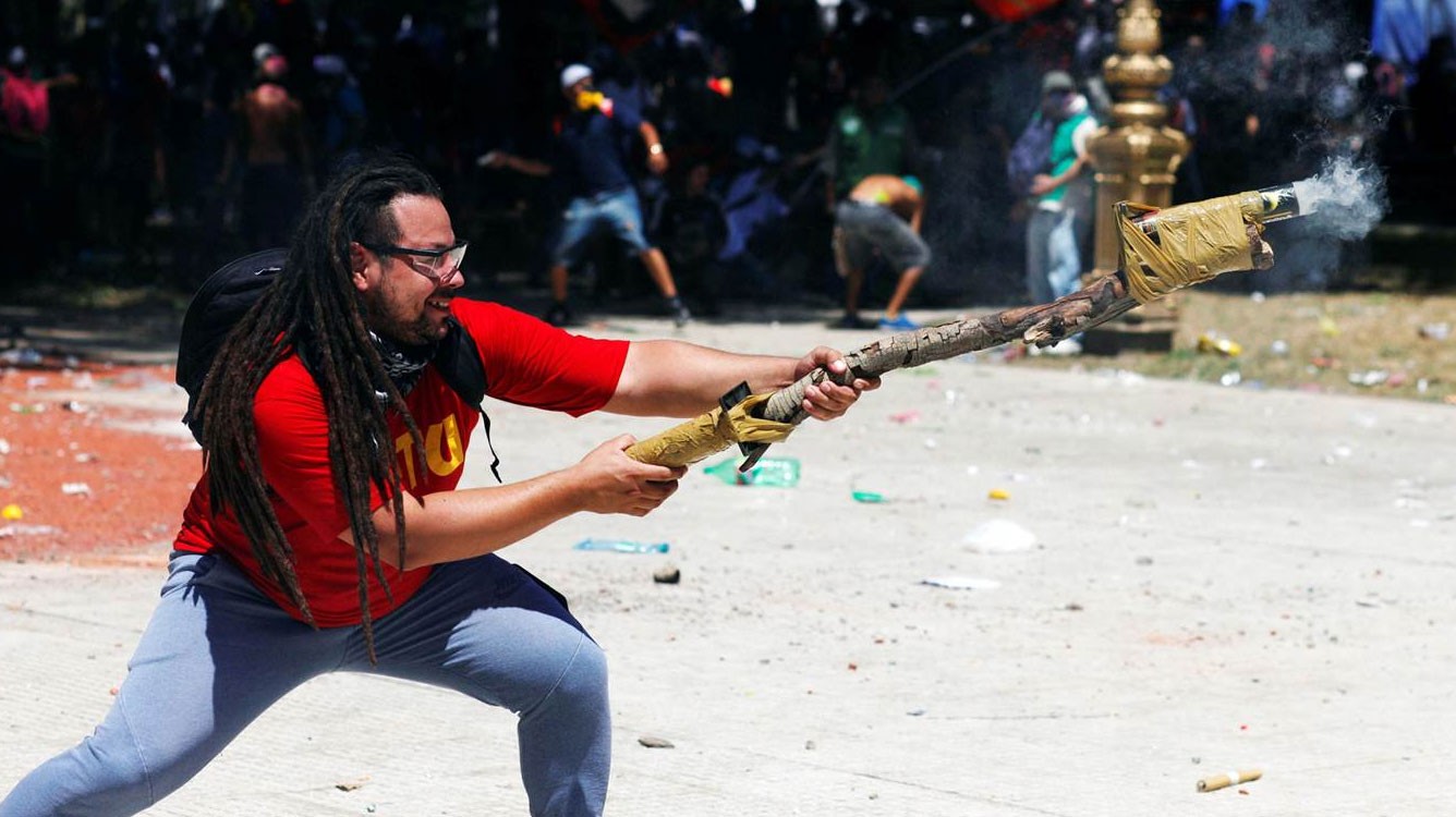 El Partido Obrero defendió al militante que lanzó un mortero frente al Congreso | Política