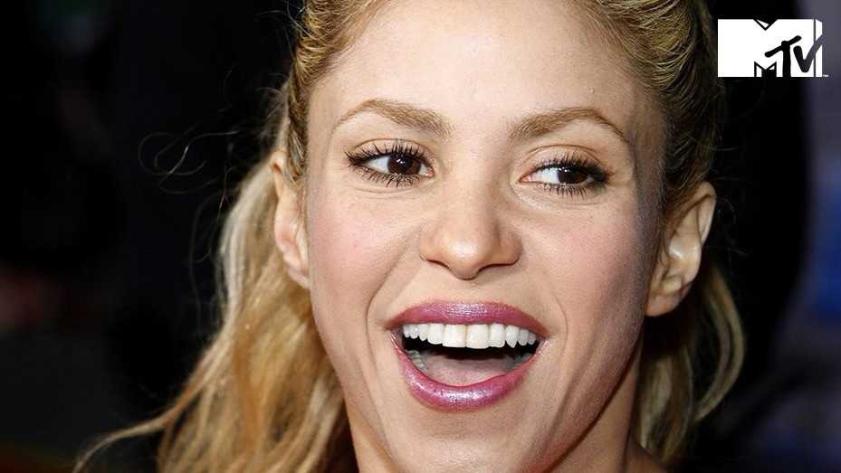 Mirá como se la escucha a Shakira después de su operación de cuerdas vocales | MTV News