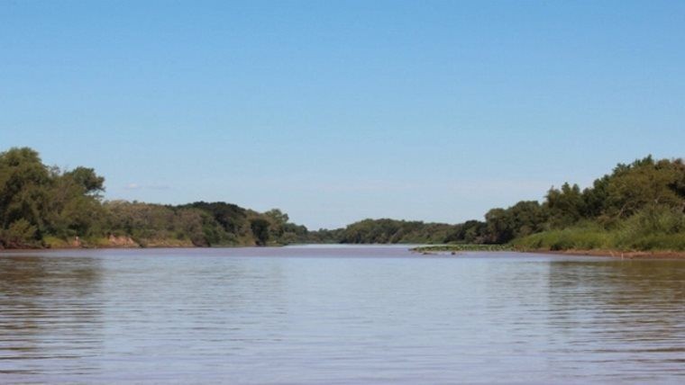 Buscan a una pareja que desapareció en el río Paraná frente a dos hijos y una sobrina | Actualidad