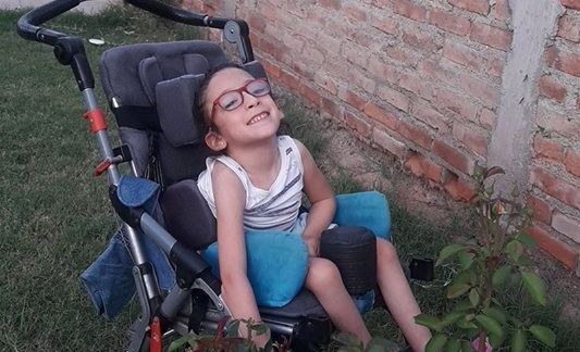 Le robaron la silla de ruedas a una nena en Mendoza y piden ayuda en Facebook | Actualidad