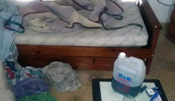 Ató a su novia a la cama y fue detenido en el momento en el que estaba por quemarla | Actualidad