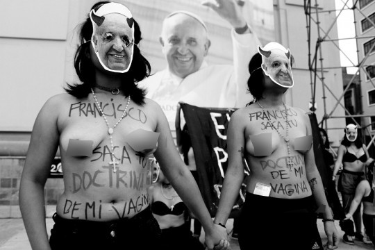 Un grupo de mujeres protestó desnuda contra la visita del Papa a Perú | Internacionales