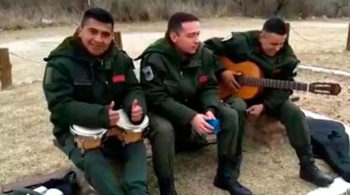 Tres gendarmes formaron una banda y la rompen en las redes con su música | Redes