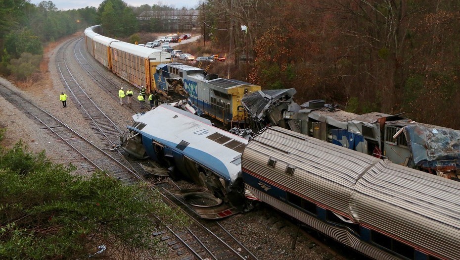 Al menos dos muertos y más de 70 heridos en un choque de trenes en Carolina del Sur | Internacionales