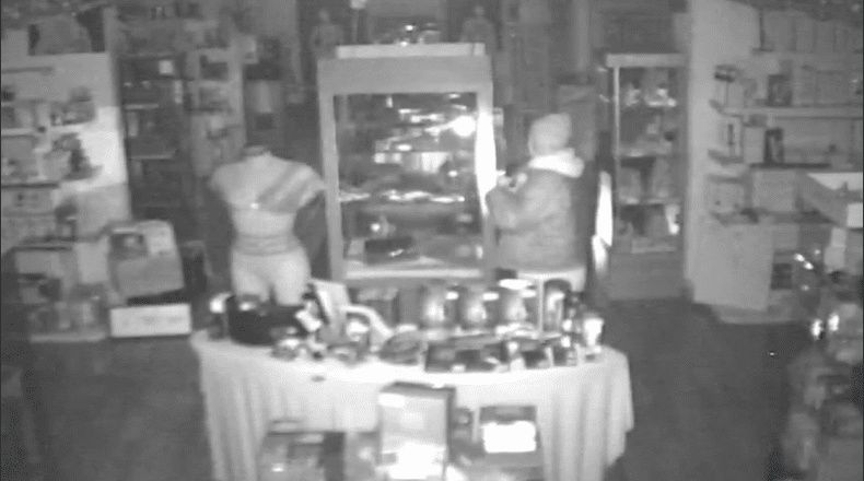 Video: robaron juguetes eróticos de oro por casi 25 mil dólares | Curiosidades