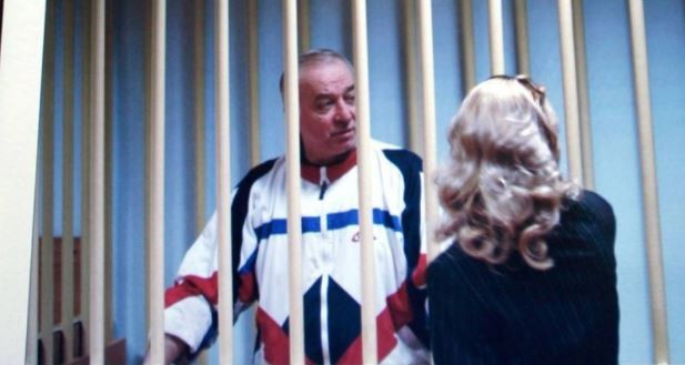 Un exespía ruso quedó en estado crítico tras exponerse a una sustancia desconocida en Inglaterra | Internacionales
