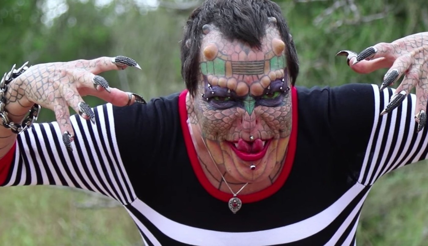 La mujer transexual que gastó 49 mil euros para parecer una "dragona" | Curiosidades