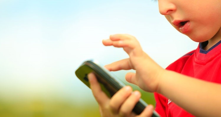 Nene bloqueó el celular de la madre por 47 años | Curiosidades