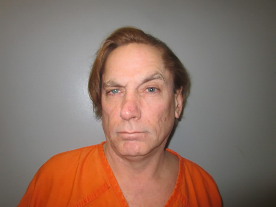 Detuvieron a un hombre tras intentar matar a una cucaracha | Redes