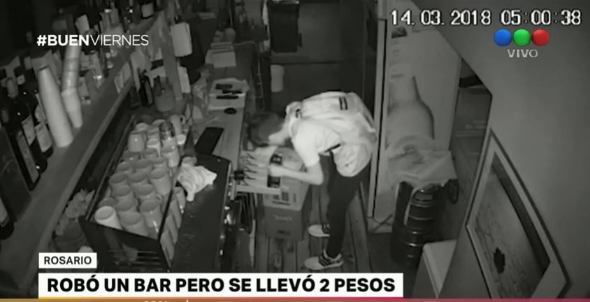 Entró a robar a un bar de Rosario y se llevó dos pesos | Actualidad