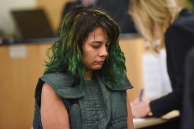 Una chica atacó a su novio con una espada de samurai al descubrir que tenía Tinder | Internacionales